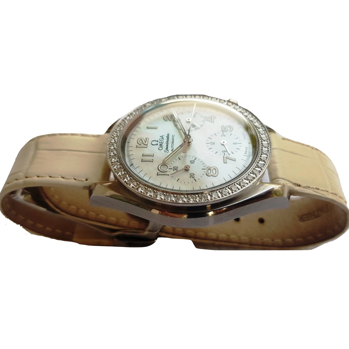 omega-speedmaster-mop dial-mother of pearl-3815.71.53-39mm-automatic-chrono-diamond bezel-jewellery watch-leather strap- ladies watch-sapphire crystal-swiss watch-preowned watches- unisex watch (4)