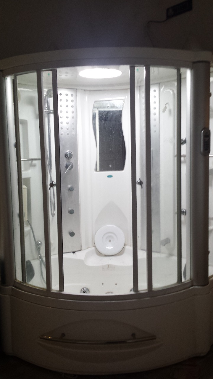 Shower-cubicle-Multifunction-steam bath-jacuzzi-bathtub-body jets-dapper n dame2