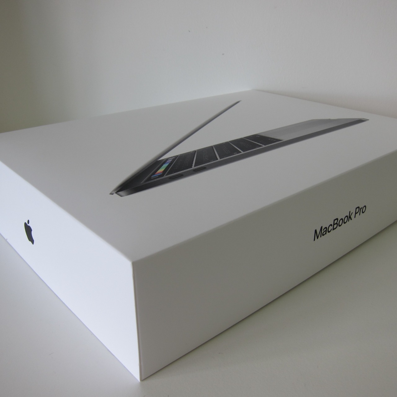 apple-macbook-pro-core i5-2016-2.9 ghz-512 ssd-8 gb-14