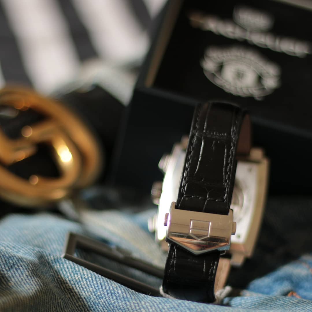 Tag-Heuer-Monaco-Calibre-12-caw2110-5