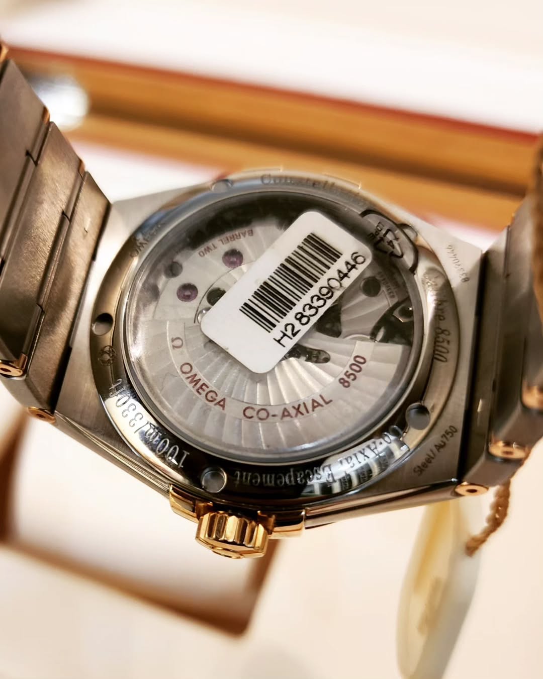 Omega_Constellation-Steel - Red-Gold-On-Steel-Automatic-Dapper-N-Dame-9